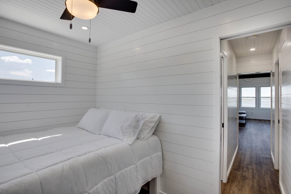 Kent Narrows Houseboat Rental - Bedroom